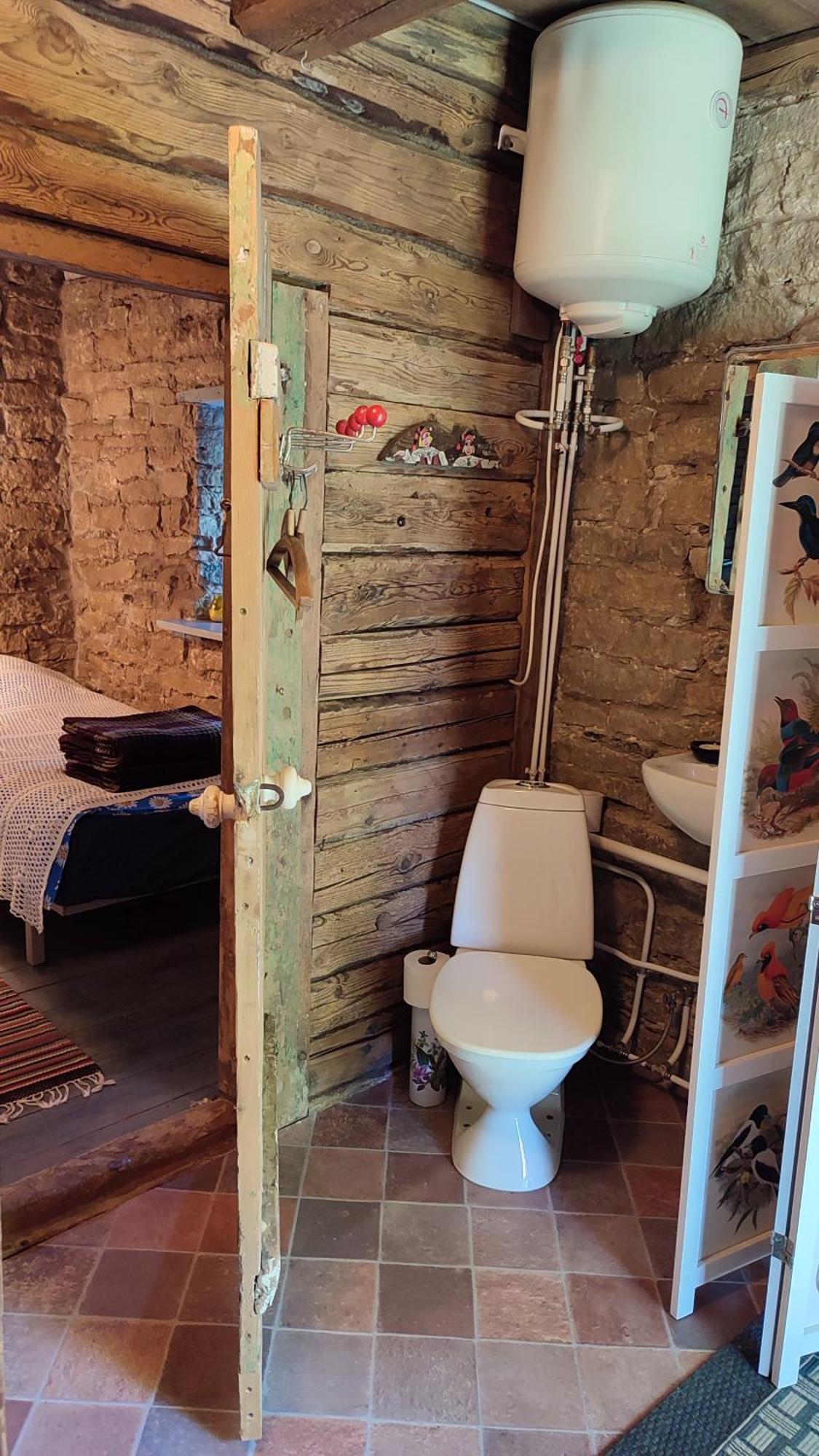 Viini Puhkemaja Guest House Mustjala Ngoại thất bức ảnh